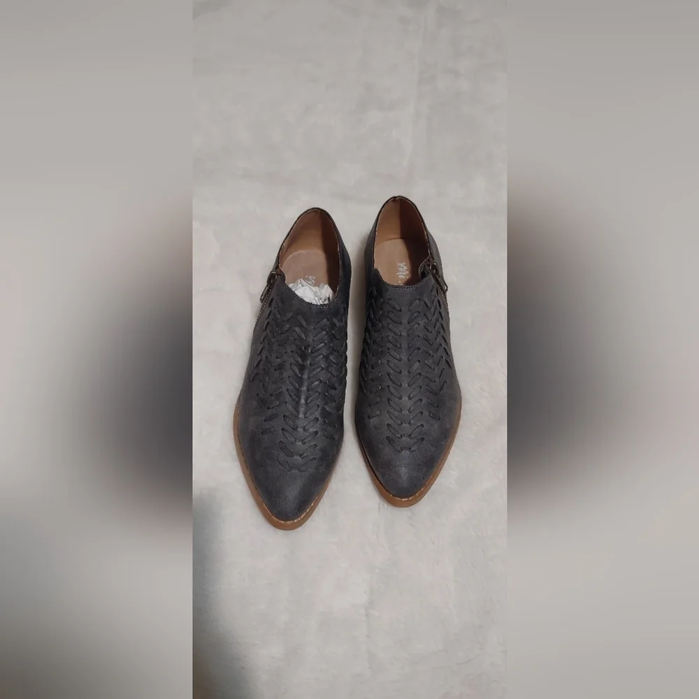 Stylish Gray Women's Shoes